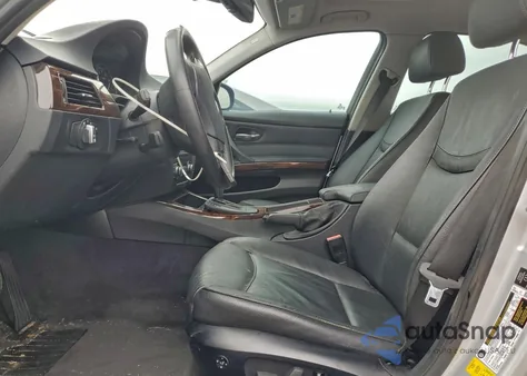 2011 BMW 335 Xi z USA, uszkodzony, nr VIN WBAPL5C54BA920444